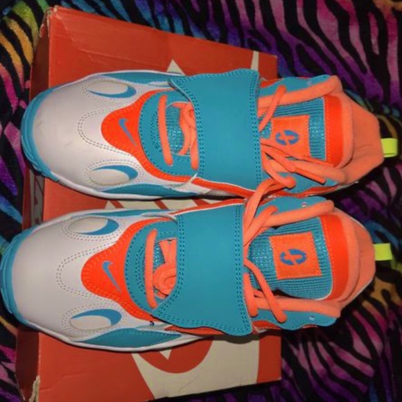 BRAND NEW air speed turf (GS) NIKES - Picture 4 of 6